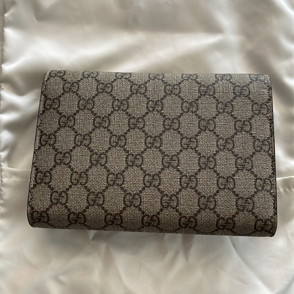 Gucci purse - Picture 8 of 11